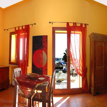 Stenopus Greco Casa per AFFITTI TURISTICI Santa Flavia Exterior foto